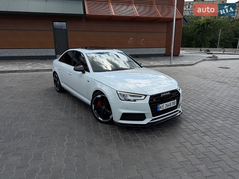 Седан Audi A4 2018 в Кривому Розі