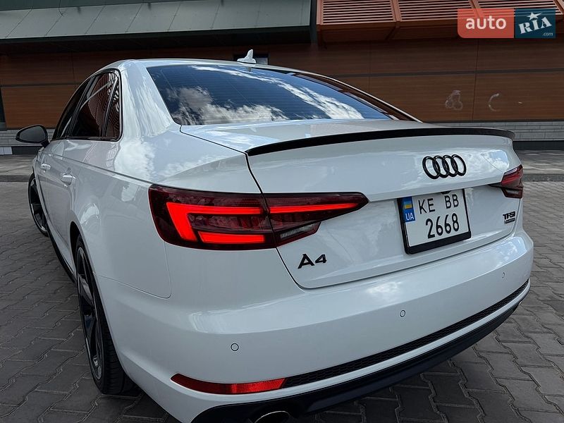 Седан Audi A4 2018 в Кривому Розі