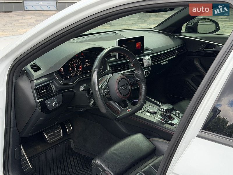 Седан Audi A4 2018 в Кривому Розі