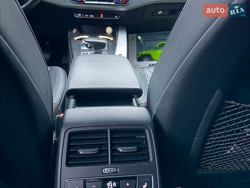 Седан Audi A4 2017 в Івано-Франківську