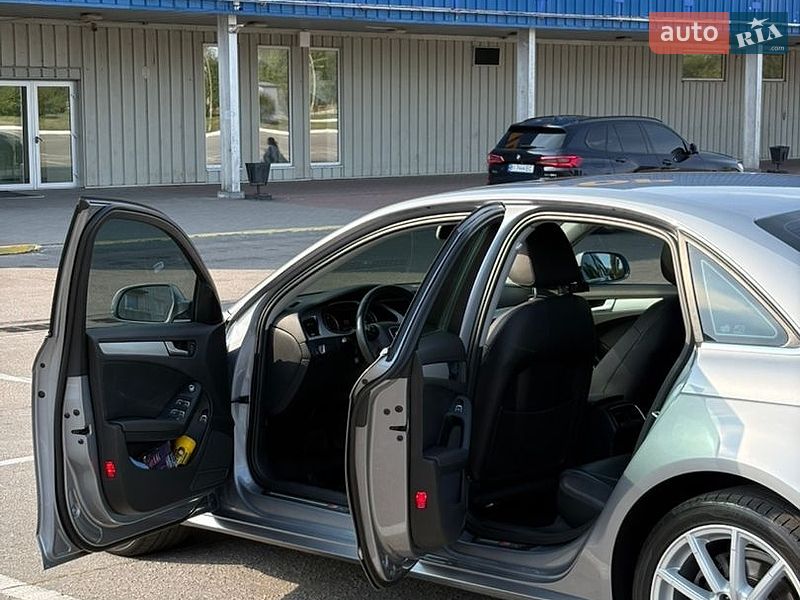 Седан Audi A4 2015 в Кременчуці