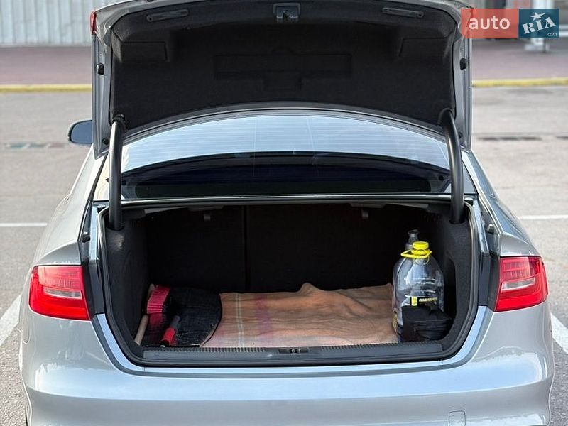 Седан Audi A4 2015 в Кременчуці