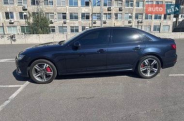 Седан Audi A4 2015 в Києві