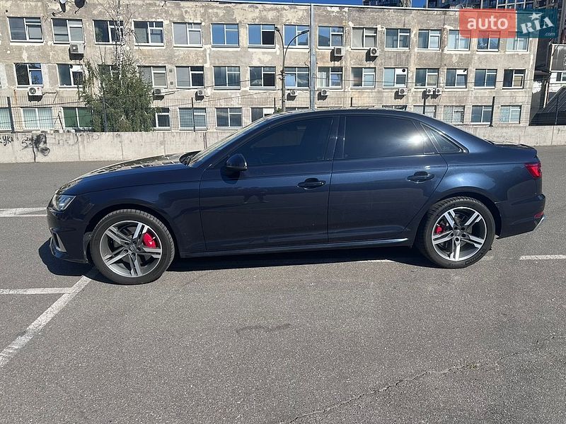 Седан Audi A4 2015 в Києві
