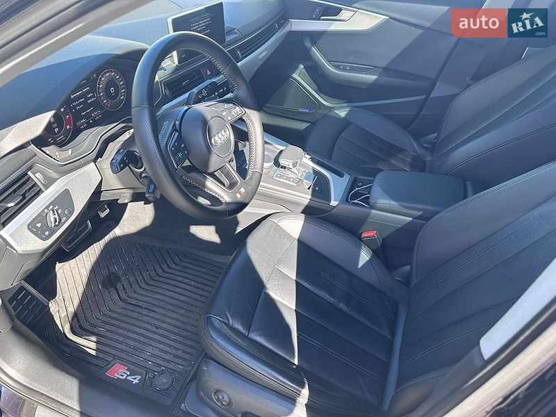 Седан Audi A4 2015 в Києві