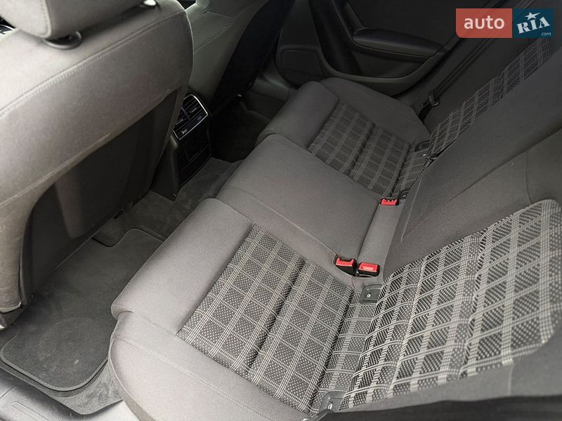 Седан Audi A4 2013 в Києві