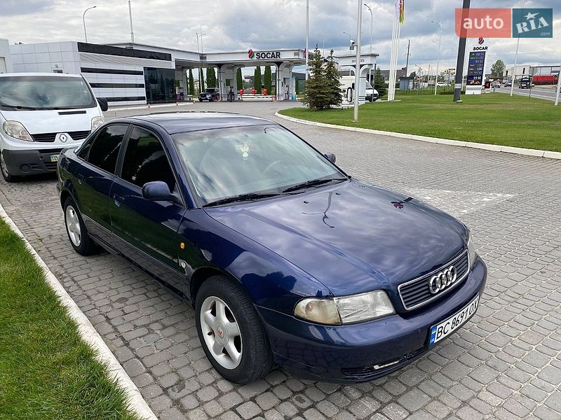 Седан Audi A4 1996 в Львове