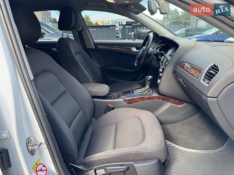 Седан Audi A4 2012 в Киеве
