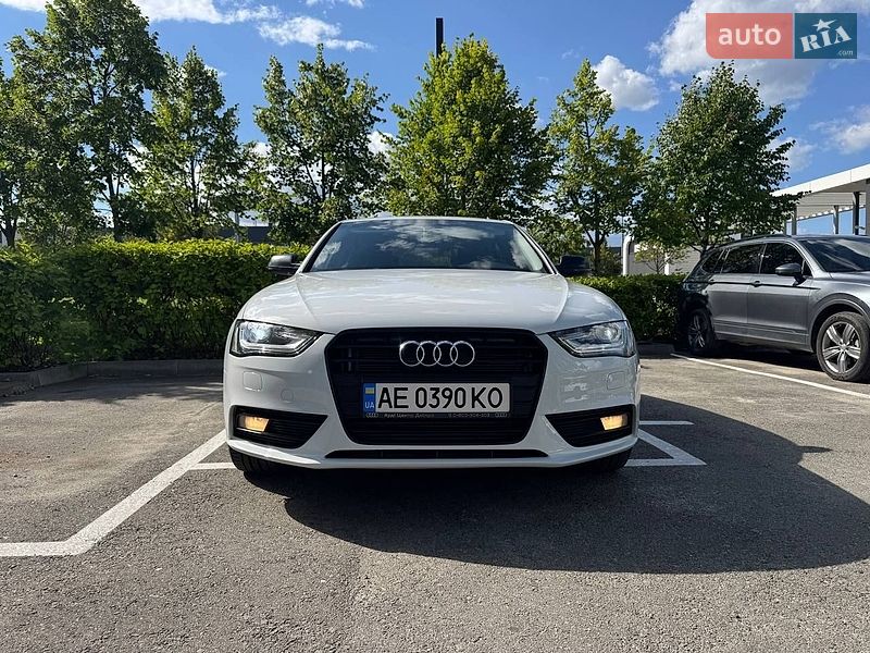 Седан Audi A4 2012 в Киеве