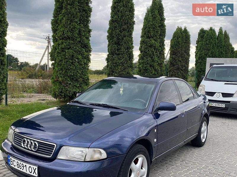 Седан Audi A4 1996 в Львове