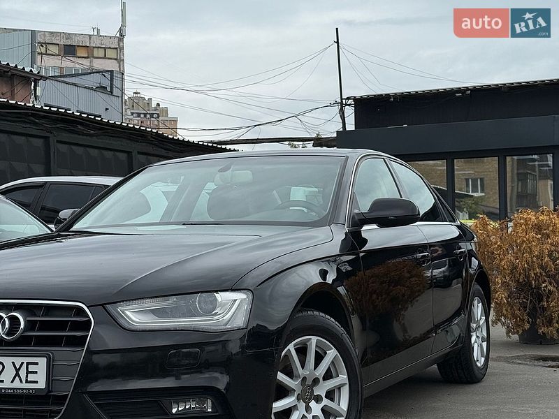 Седан Audi A4 2012 в Києві