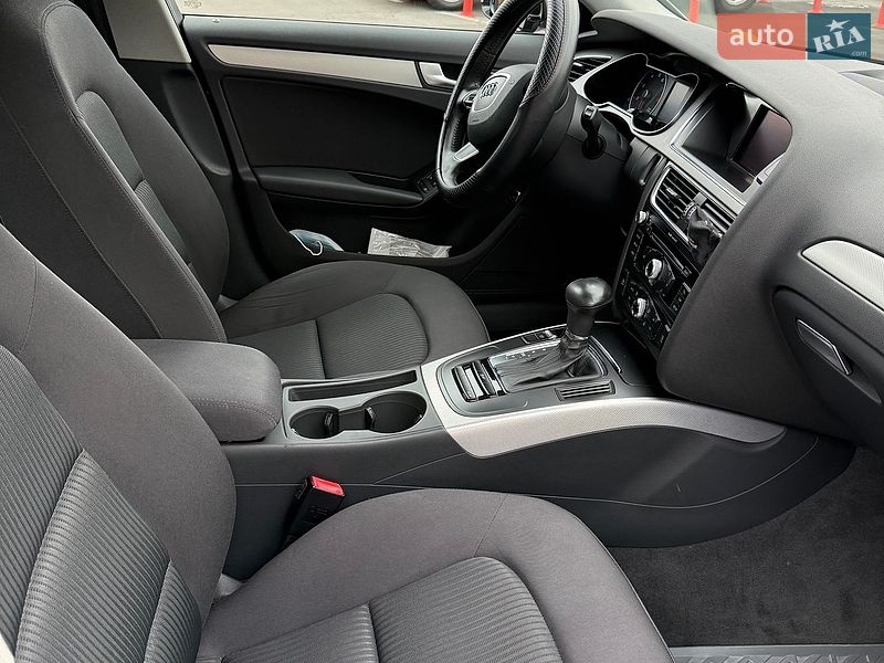 Седан Audi A4 2012 в Києві