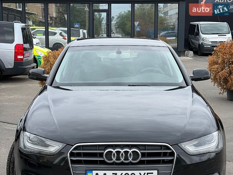 Седан Audi A4 2012 в Києві