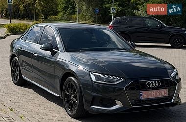 Седан Audi A4 2021 в Львове
