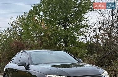 Седан Audi A4 2022 в Львове