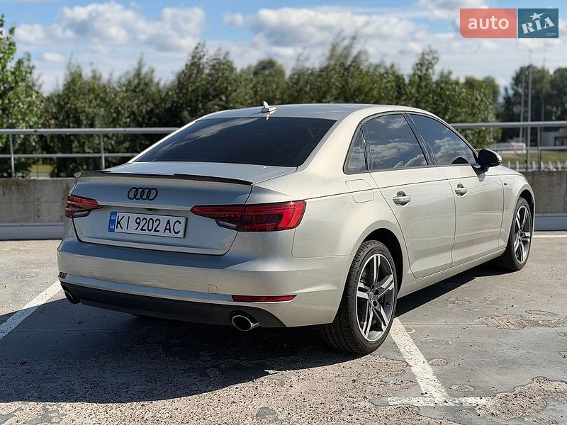 Седан Audi A4 2016 в Киеве