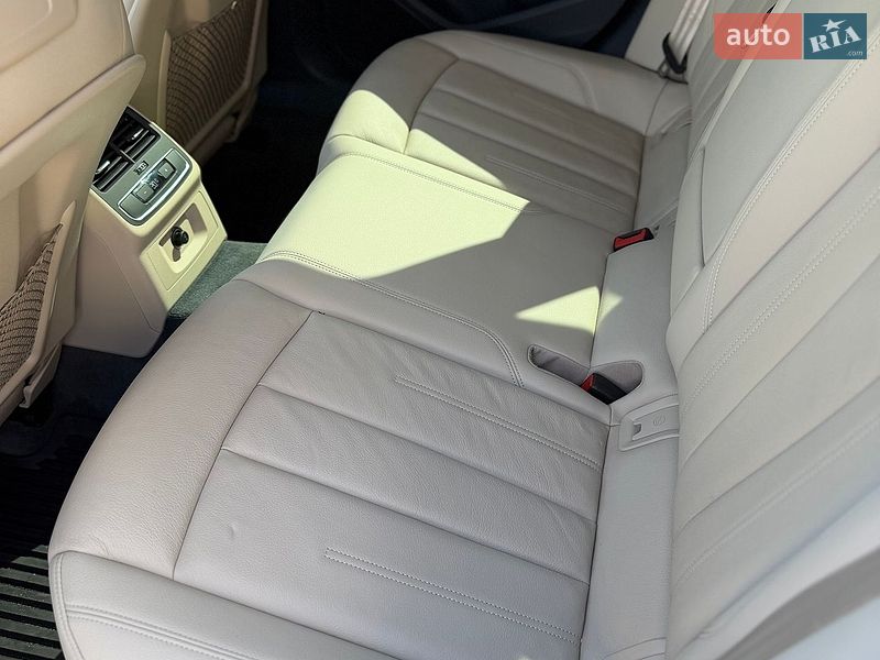 Седан Audi A4 2016 в Киеве