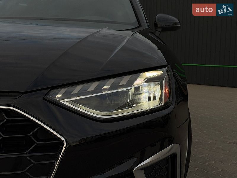 Седан Audi A4 2022 в Львове