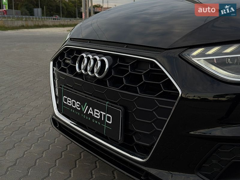 Седан Audi A4 2022 в Львове