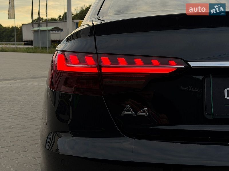 Седан Audi A4 2022 в Львове