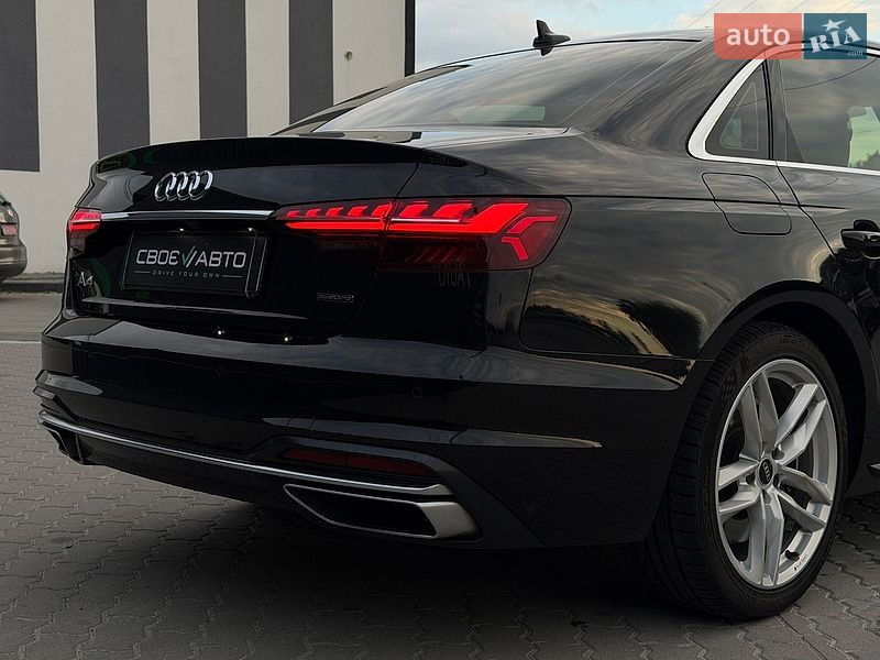 Седан Audi A4 2022 в Львове