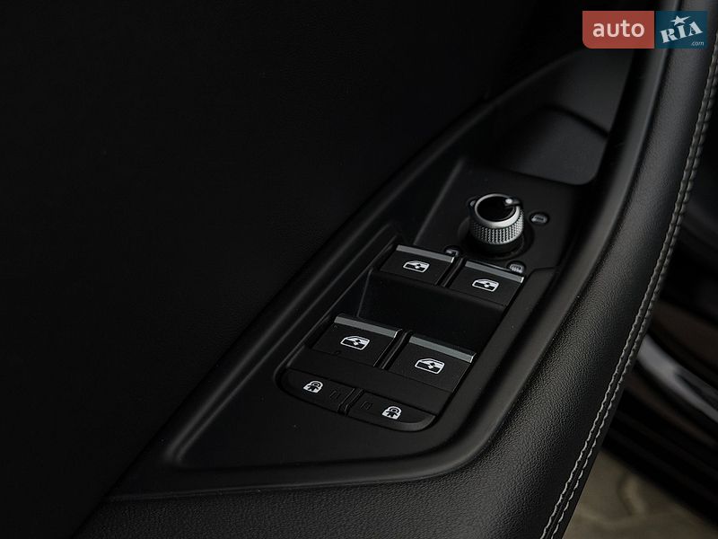Седан Audi A4 2022 в Львове