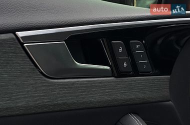 Седан Audi A4 2022 в Львове