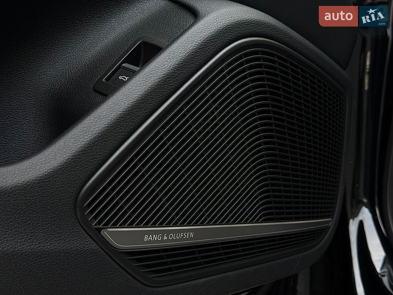 Седан Audi A4 2022 в Львове