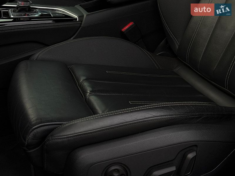 Седан Audi A4 2022 в Львове