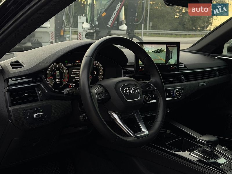 Седан Audi A4 2022 в Львове
