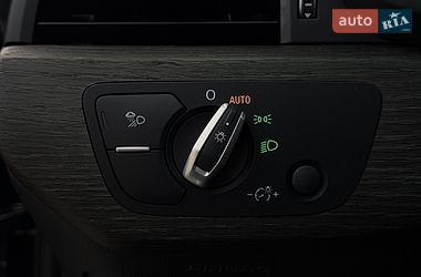 Седан Audi A4 2022 в Львове