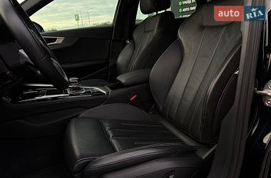Седан Audi A4 2022 в Львове
