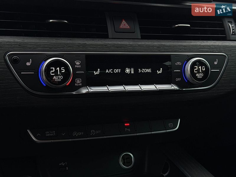Седан Audi A4 2022 в Львове