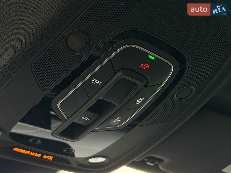Седан Audi A4 2022 в Львове