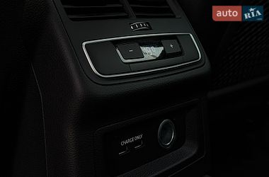 Седан Audi A4 2022 в Львове