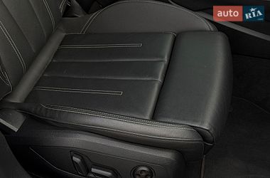 Седан Audi A4 2022 в Львове