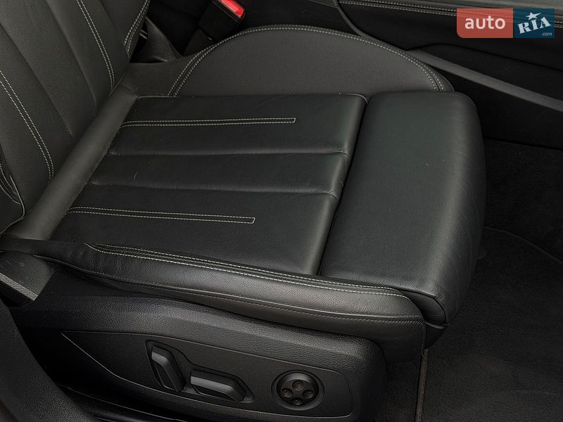 Седан Audi A4 2022 в Львове