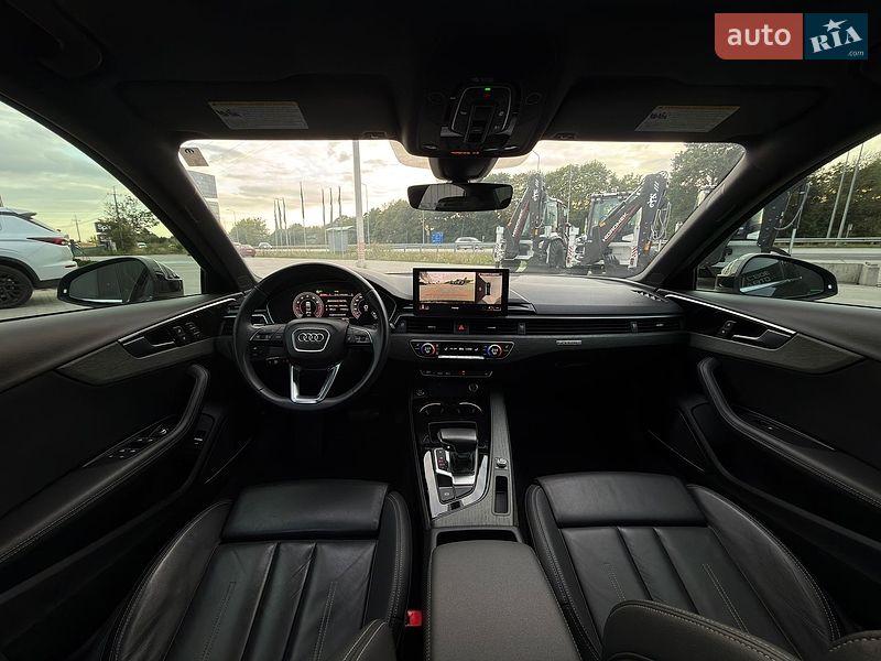Седан Audi A4 2022 в Львове