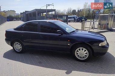 Седан Audi A4 1996 в Львові