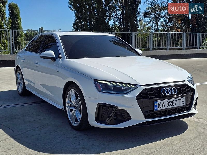 Седан Audi A4 2022 в Киеве