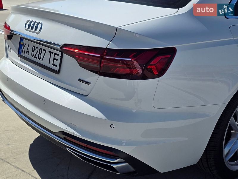 Седан Audi A4 2022 в Киеве