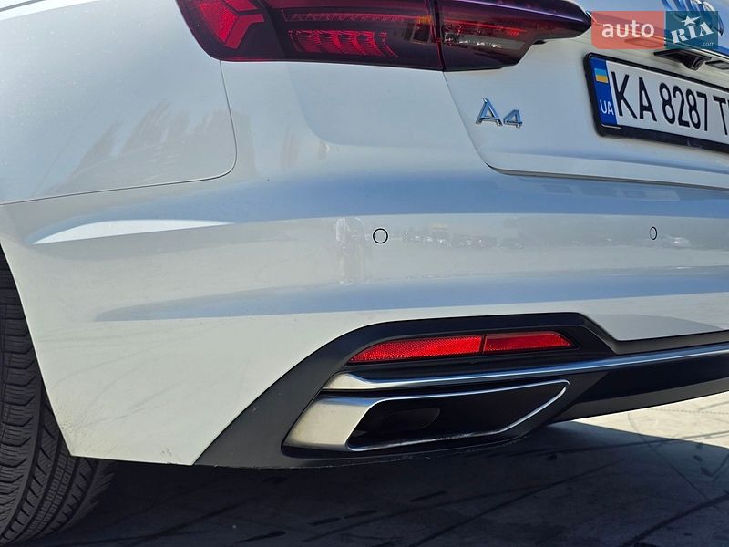 Седан Audi A4 2022 в Киеве