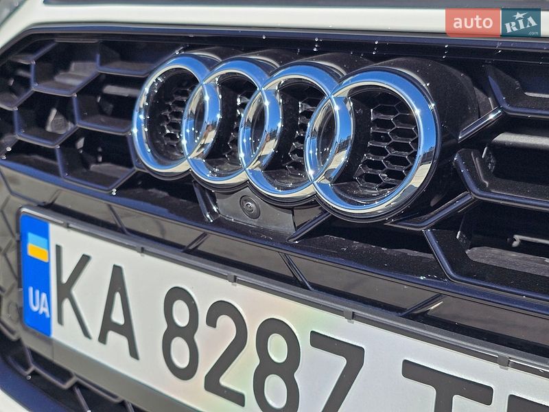 Седан Audi A4 2022 в Киеве