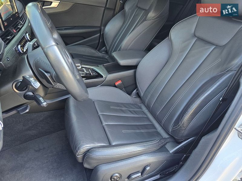 Седан Audi A4 2022 в Киеве