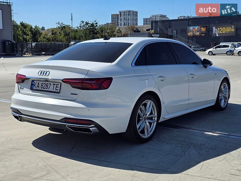 Седан Audi A4 2022 в Киеве