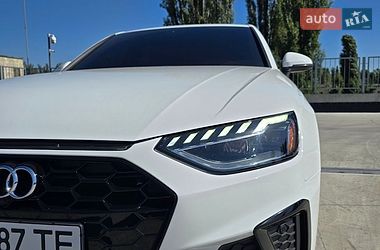 Седан Audi A4 2022 в Киеве