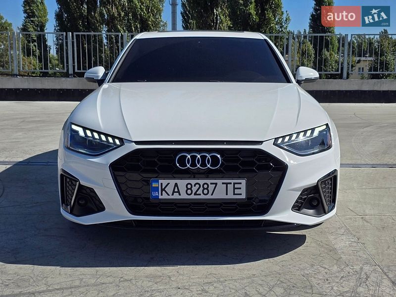 Седан Audi A4 2022 в Киеве