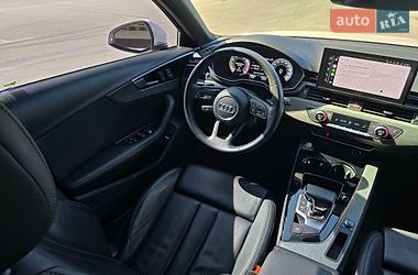 Седан Audi A4 2022 в Киеве