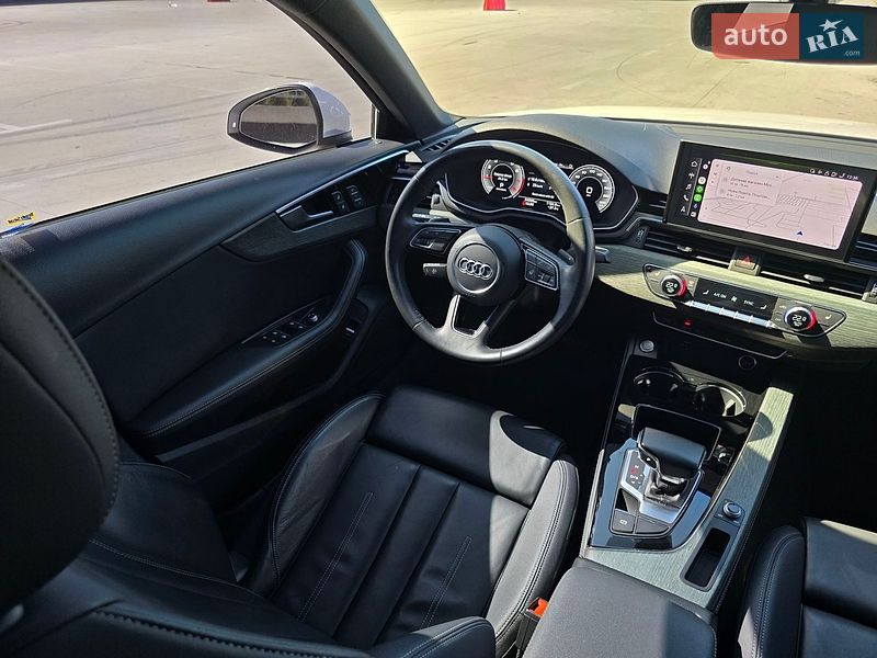Седан Audi A4 2022 в Киеве