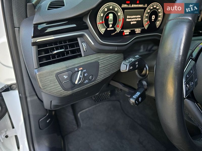Седан Audi A4 2022 в Киеве